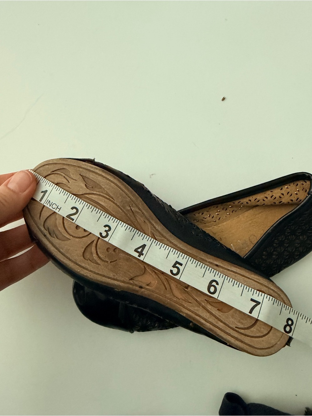 Report Black Girl’s Laser-Cut Ballet Flats with Bow - Picture 7 of 7